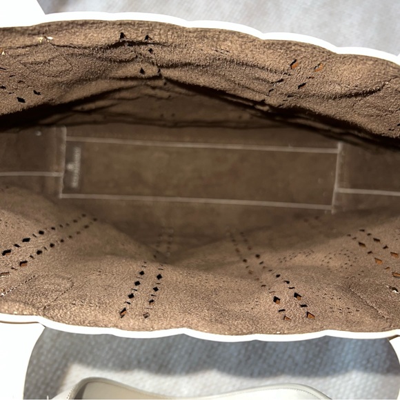 Arbonne off white faux leather tote - Picture 5 of 9